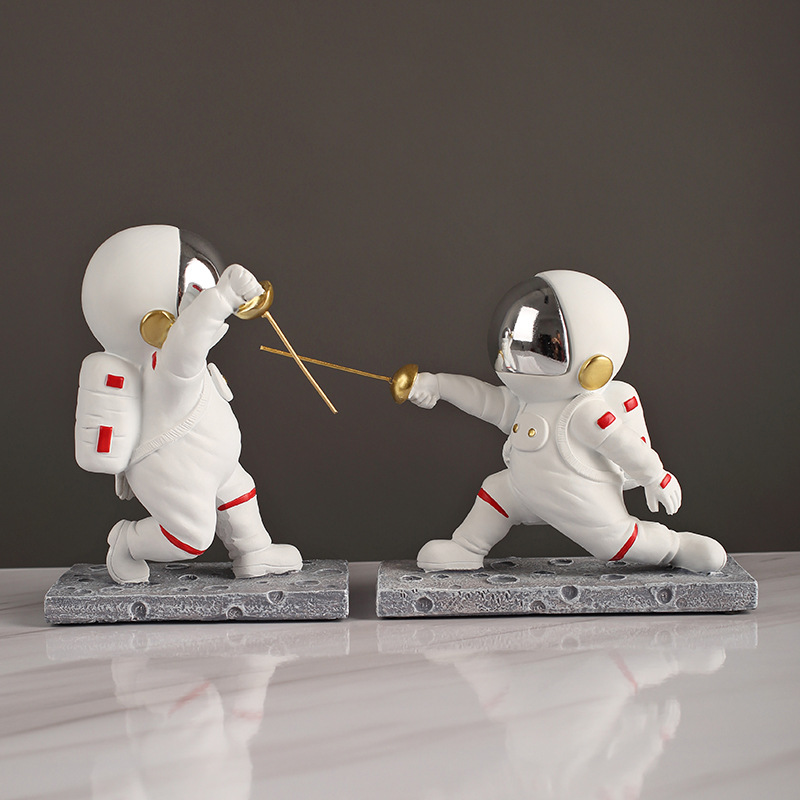 Custom polyresin cartoon astronaut figurine sport figurine fencing sport figure